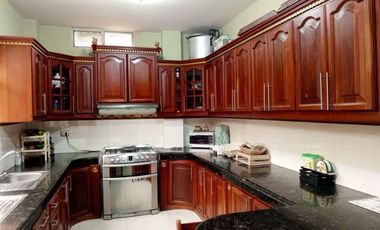 Se vende casa con finos acabados en Machala