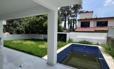 CASA EN UN NIVEL EN  VENTA