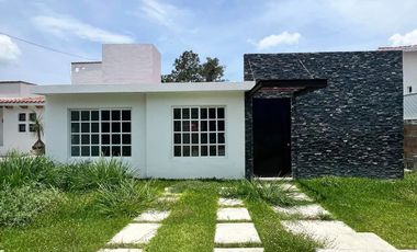 CASA EN UN NIVEL EN  VENTA