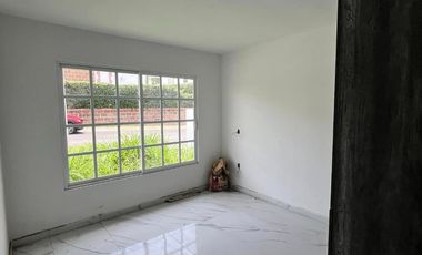 CASA EN UN NIVEL EN  VENTA