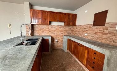 ALQUILO LINDA CASA REMODELADA EN CONDOMINIO CERCA AL JOCKEY