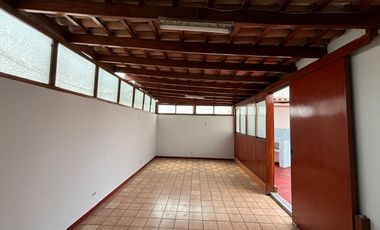 ALQUILO LINDA CASA REMODELADA EN CONDOMINIO CERCA AL JOCKEY