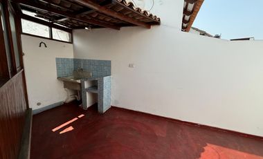 ALQUILO LINDA CASA REMODELADA EN CONDOMINIO CERCA AL JOCKEY