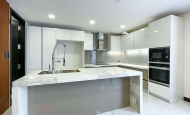 520sqm Townhouse 4-Bedroom 4BR Inner Unit with Elevator in Quezon City at New Manila, QC