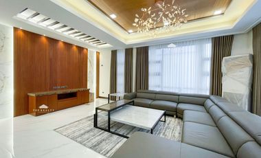 520sqm Townhouse 4-Bedroom 4BR Inner Unit with Elevator in Quezon City at New Manila, QC