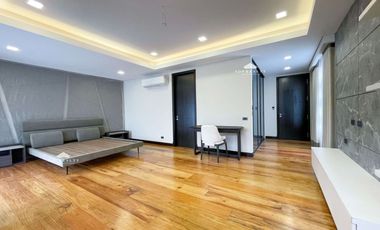 520sqm Townhouse 4-Bedroom 4BR Inner Unit with Elevator in Quezon City at New Manila, QC