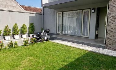 Dijual/Disewakan Rumah Perum Sari Jimbaran Nusa Dua Bali Fully Furnished Bagus Nyaman Siap Huni Lokasi Sangat Strategis