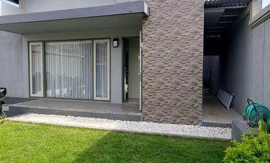 Dijual/Disewakan Rumah Perum Sari Jimbaran Nusa Dua Bali Fully Furnished Bagus Nyaman Siap Huni Lokasi Sangat Strategis