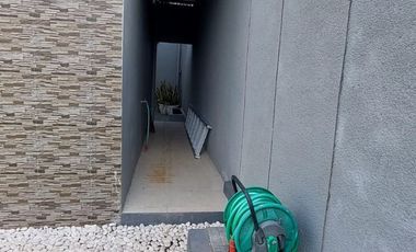 Dijual/Disewakan Rumah Perum Sari Jimbaran Nusa Dua Bali Fully Furnished Bagus Nyaman Siap Huni Lokasi Sangat Strategis