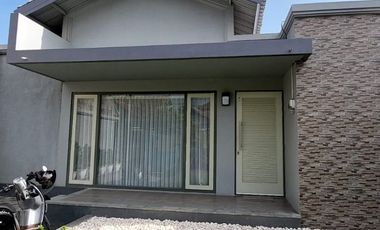 Dijual/Disewakan Rumah Perum Sari Jimbaran Nusa Dua Bali Fully Furnished Bagus Nyaman Siap Huni Lokasi Sangat Strategis