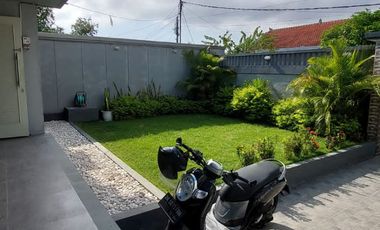 Dijual/Disewakan Rumah Perum Sari Jimbaran Nusa Dua Bali Fully Furnished Bagus Nyaman Siap Huni Lokasi Sangat Strategis
