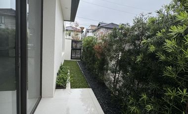 FOR SALE! 3 Storey House in Verdana Homes, Mamplasan Laguna