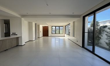 FOR SALE! 3 Storey House in Verdana Homes, Mamplasan Laguna