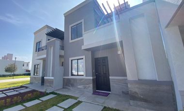 Casa en Venta de 2 Recamaras con Cisterna y Cocina de regalo al Sur de Pachuca.