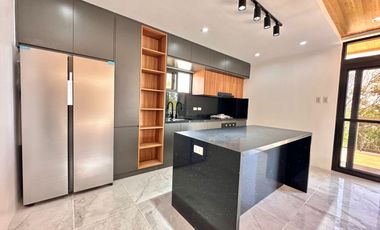 FOR SALE NEWLY BUILT MARVELOUS DESIGN 3 STOREY HOUSE IN BATANGAS