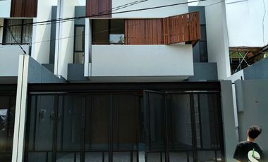 Rumah baru di komplek elit Duren sawit Jakarta Timur
