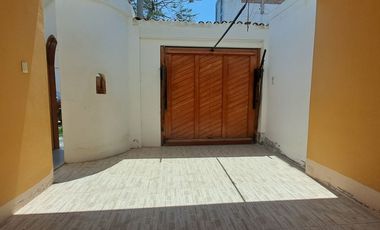SE VENDE CASA EN URB. INGENIEROS CHICLAYO