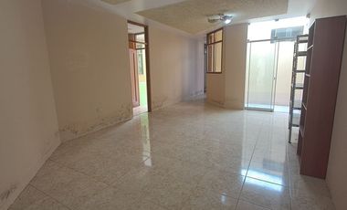 SE VENDE CASA EN URB. INGENIEROS CHICLAYO