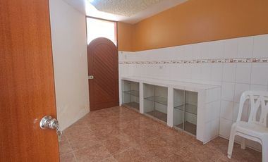 SE VENDE CASA EN URB. INGENIEROS CHICLAYO