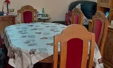SOLIDA CASA  UN PISO TRADICIONAL COMUNA DE  SAN MIGUEL. ANTEJARDIN Y PATIO