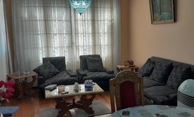 SOLIDA CASA  UN PISO TRADICIONAL COMUNA DE  SAN MIGUEL. ANTEJARDIN Y PATIO