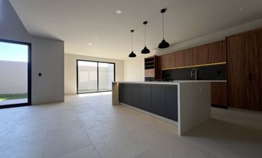 Casa con doble altura en Área Social y Rooftop en Lomas de Juriquilla