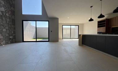 Casa con doble altura en Área Social y Rooftop en Lomas de Juriquilla