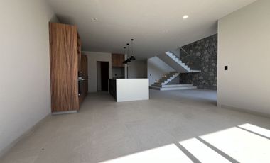 Casa con doble altura en Área Social y Rooftop en Lomas de Juriquilla