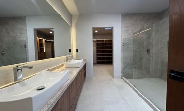 Casa con doble altura en Área Social y Rooftop en Lomas de Juriquilla