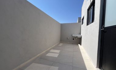 Casa con doble altura en Área Social y Rooftop en Lomas de Juriquilla
