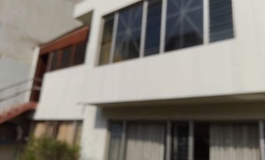 VENDO CASA  CERCA A PRIMAVERA  392M2. (PRECIO CONVERSABLE)
