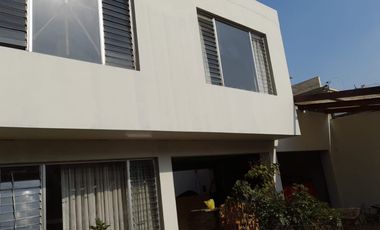 VENDO CASA  CERCA A PRIMAVERA  392M2. (PRECIO CONVERSABLE)