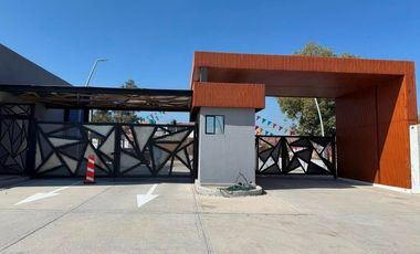 Casa en venta en Aguascalientes, zona norte. 3,500m2 de área común JOVEN
