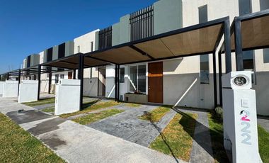 Casa en venta en Aguascalientes, zona norte. 3,500m2 de área común JOVEN