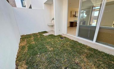 Casa en venta en Aguascalientes, zona norte. 3,500m2 de área común JOVEN