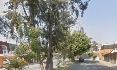 Bonita y amplia casa en remate en la Col. Jardines del Alba, Cuautitlán Izcalli, Edomex!