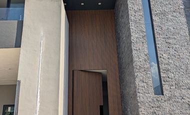 VENTA CASA FRENTE A PARQUE BOSQUES DE LAS MISIONES SECTOR ENCINO