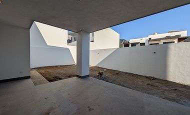 VENTA CASA FRENTE A PARQUE BOSQUES DE LAS MISIONES SECTOR ENCINO
