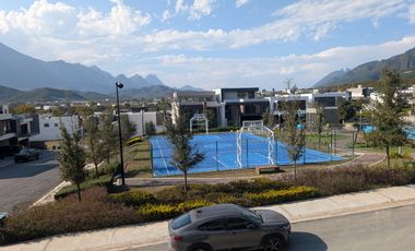 VENTA CASA FRENTE A PARQUE BOSQUES DE LAS MISIONES SECTOR ENCINO