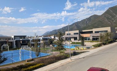 VENTA CASA FRENTE A PARQUE BOSQUES DE LAS MISIONES SECTOR ENCINO