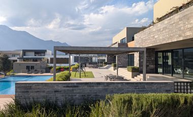VENTA CASA FRENTE A PARQUE BOSQUES DE LAS MISIONES SECTOR ENCINO