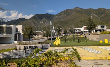 VENTA CASA FRENTE A PARQUE BOSQUES DE LAS MISIONES SECTOR ENCINO