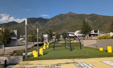 VENTA CASA FRENTE A PARQUE BOSQUES DE LAS MISIONES SECTOR ENCINO