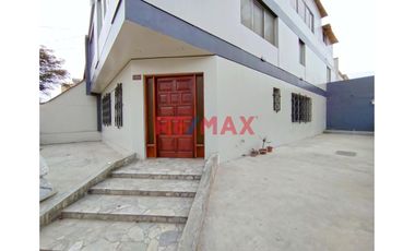 Se Alquila Amplia Vivienda Remodelada De 2 Pisos En Esquina, Tranquila Ubicación En Urb. Matellini1114510