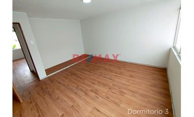 Se Alquila Amplia Vivienda Remodelada De 2 Pisos En Esquina, Tranquila Ubicación En Urb. Matellini1114510