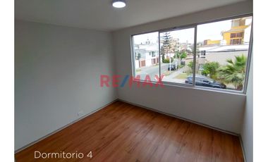 Se Alquila Amplia Vivienda Remodelada De 2 Pisos En Esquina, Tranquila Ubicación En Urb. Matellini1114510