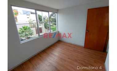 Se Alquila Amplia Vivienda Remodelada De 2 Pisos En Esquina, Tranquila Ubicación En Urb. Matellini1114510