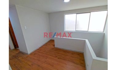 Se Alquila Amplia Vivienda Remodelada De 2 Pisos En Esquina, Tranquila Ubicación En Urb. Matellini1114510