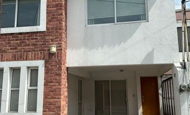 Venta de casa con ampIiacion en metepec frente colegio Argos