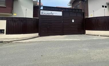 Venta de Bonita Casa en Ricaurte